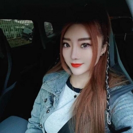 高挑迷人的小姐姐
