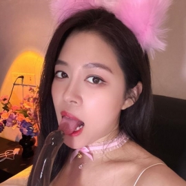 倒立玩水功夫女神