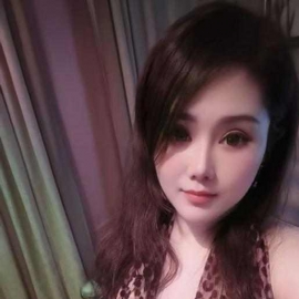 肥臀肤白巨乳御姐