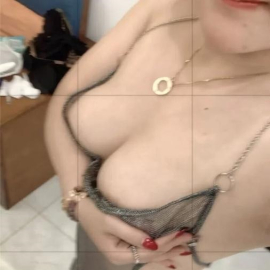 翘臀胸大美女