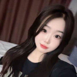 年轻微胖大胸妹